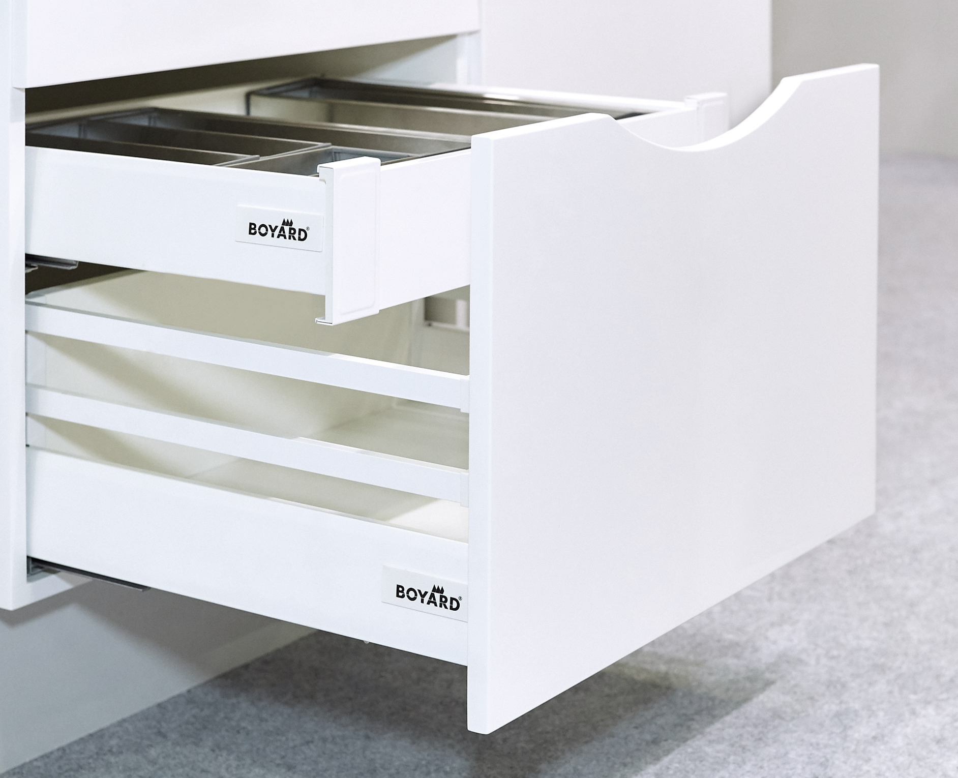 картинка Продольный прямоугольный рейлинг для B-BOX SBR05/W/450 от магазина DFCH 
